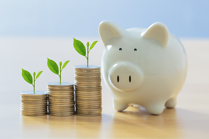 Piggy-bank-with-coins